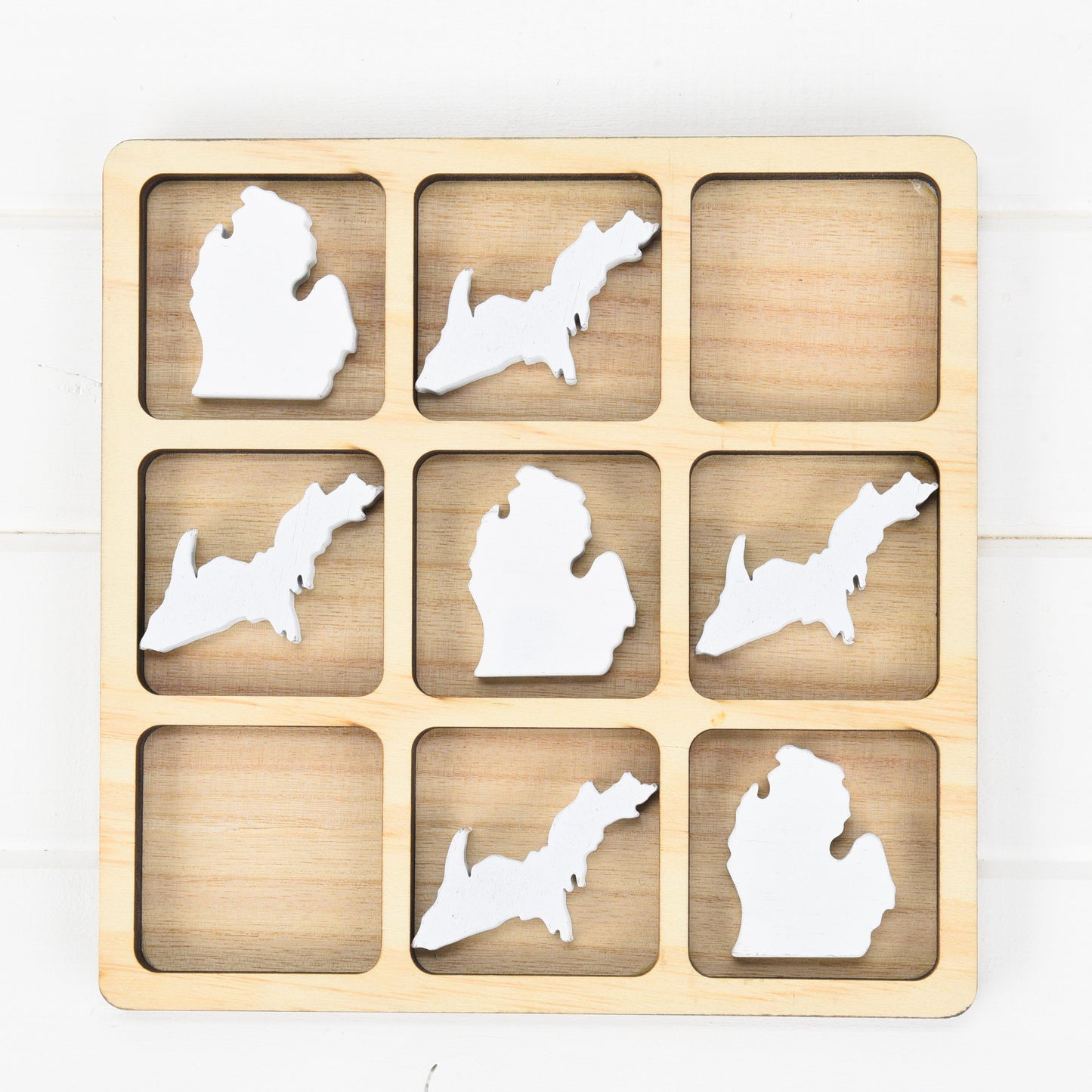 Michigan Upper Peninsula Tic Tac Toe Board