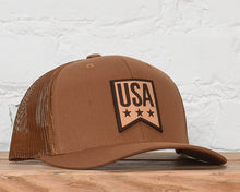 Load image into Gallery viewer, USA Pennant Snapback